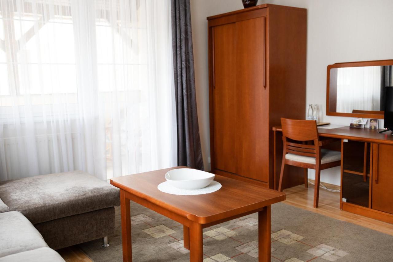 Pensjonat Przy Deptaku W Centrum Polanicy Zdroj Polanica-Zdrój Buitenkant foto