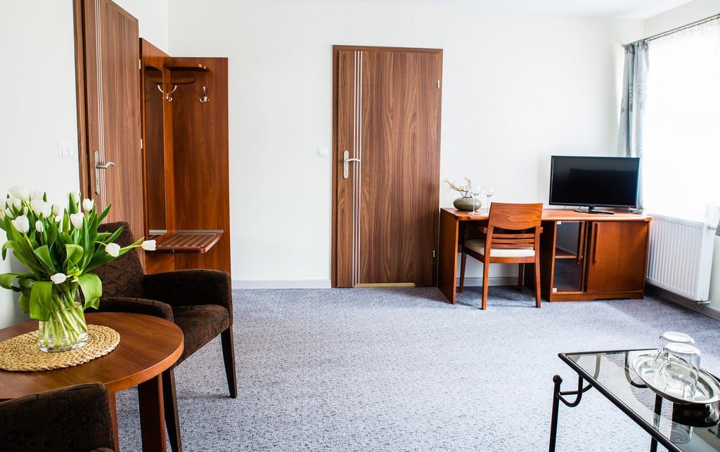 Pensjonat Przy Deptaku W Centrum Polanicy Zdroj Polanica-Zdrój Kamer foto